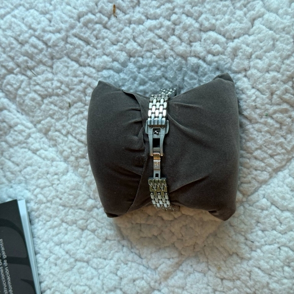 Bulova Watch - Picture 4 of 8